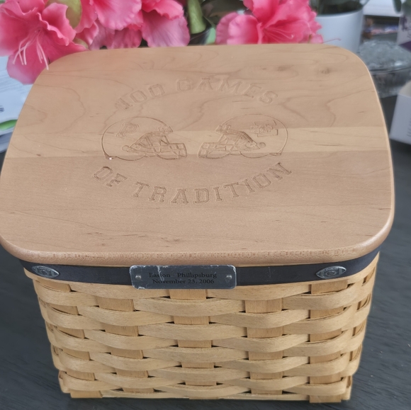 Longaberger 2006 Football Basket w Wood Lid - Picture 3 of 8